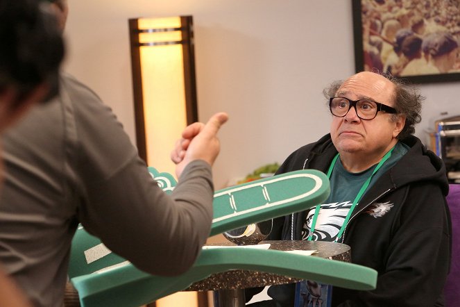 It's Always Sunny in Philadelphia - The Gang Wins the Big Game - Photos - Danny DeVito