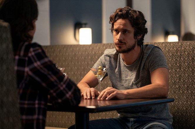 Yellowjackets - Season 1 - Nukketalo - Kuvat elokuvasta - Peter Gadiot