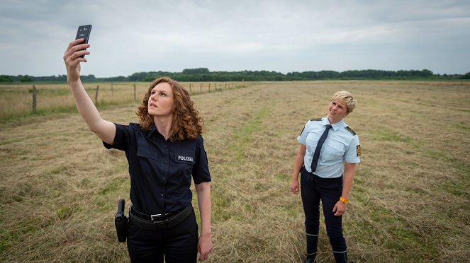SOKO Wismar - Season 19 - Tod im Solarfeld - Filmfotók - Stella Hinrichs, Sidsel Hindhede
