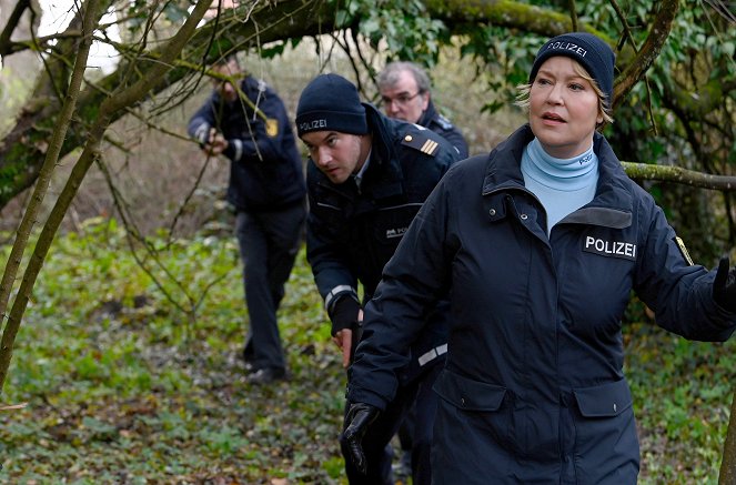 WaPo Bodensee - Die Frau im Wald - Filmfotos - Max König, Floriane Daniel