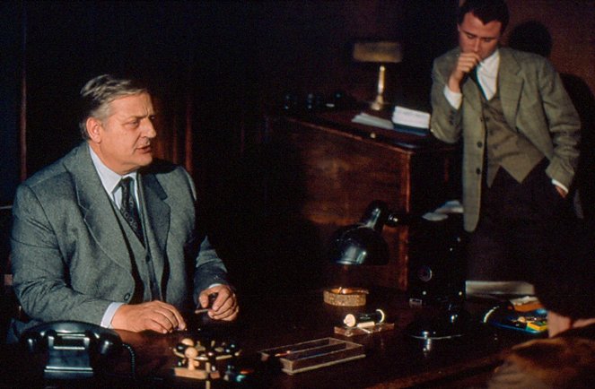 Maigret - Maigret felügyelő megszívja a pipáját - Filmfotók - Bruno Cremer
