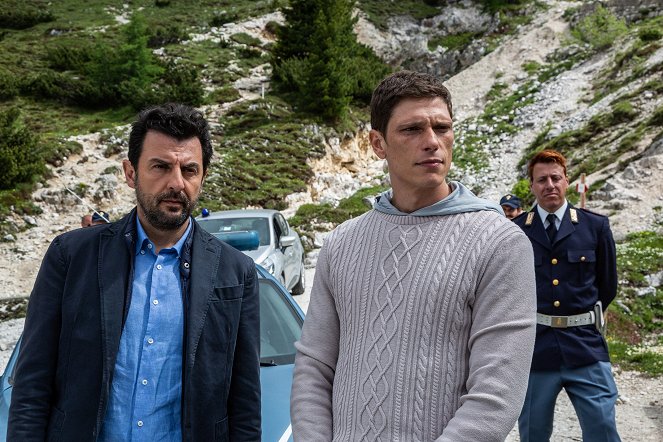 Alpesi őrjárat - Season 5 - Filmfotók - Enrico Ianniello, Matteo Martari, Gianmarco Pozzoli