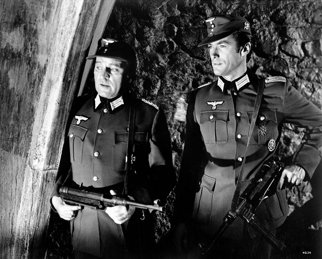 Agenten sterben einsam - Filmfotos - Richard Burton, Clint Eastwood