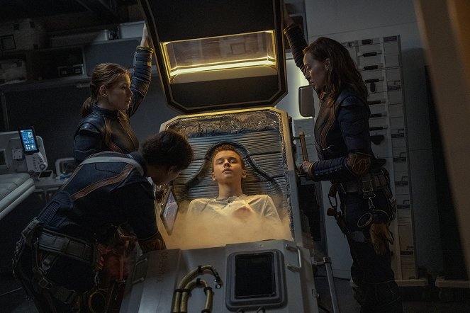 Lost in Space - Season 3 - Final Transmission - Photos