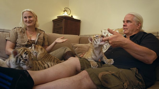 Tiger King: The Doc Antle Story - What's Up, Doc? - Photos