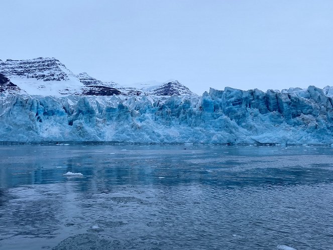 Arctic Blue - Machtpoker im schmelzenden Eis - Photos