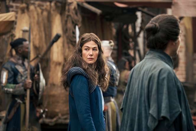 The Wheel of Time - The Dark Along the Ways - Photos - Rosamund Pike