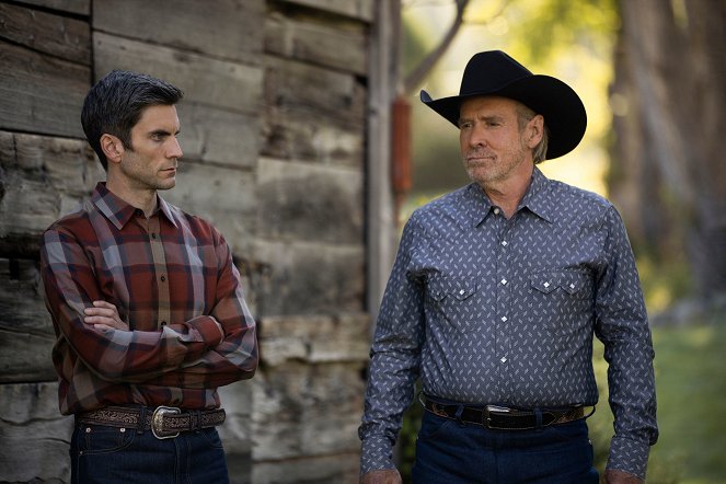 Yellowstone - No Kindness for the Coward - Photos - Wes Bentley, Will Patton