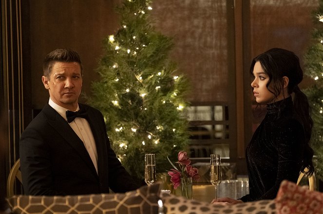 Hawkeye - So This Is Christmas? - Photos - Jeremy Renner, Hailee Steinfeld