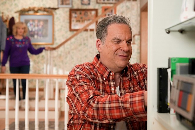 Les Goldberg - Season 9 - You Only Die Once, or Twice, but Never Three Times - Film - Jeff Garlin