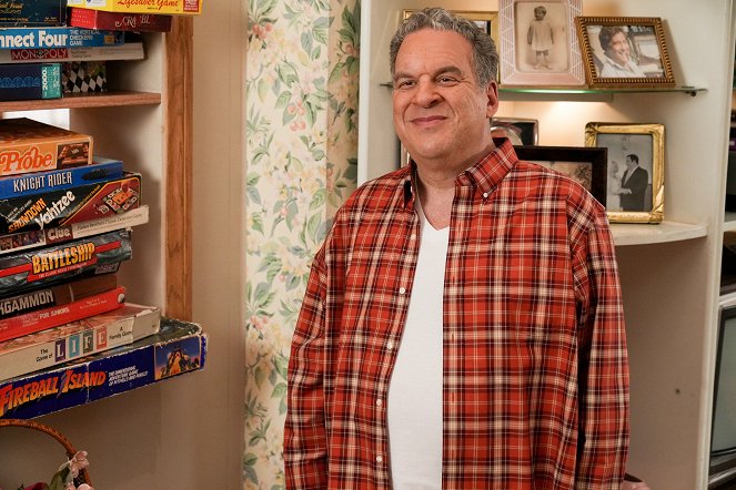 The Goldbergs - You Only Die Once, or Twice, but Never Three Times - Photos - Jeff Garlin