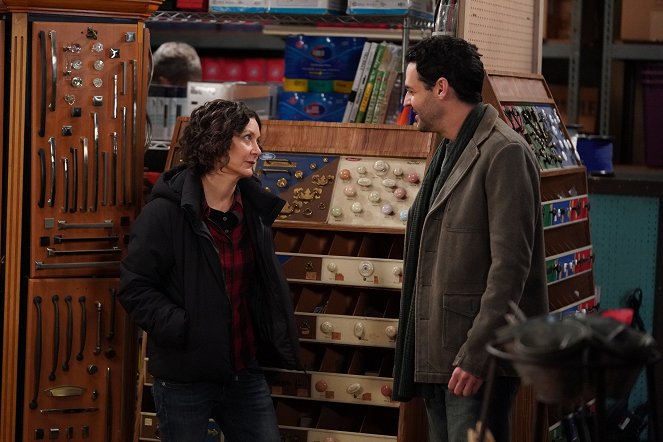 The Conners - Three Exes, Role Playing and a Waterbed - De la película - Sara Gilbert, Andrew Leeds