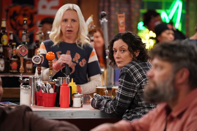 The Conners - Three Exes, Role Playing and a Waterbed - Z filmu - Alicia Goranson, Sara Gilbert