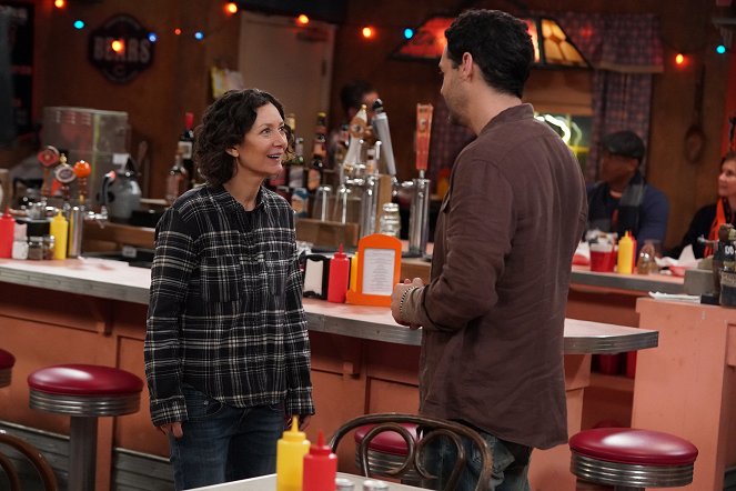 The Conners - Three Exes, Role Playing and a Waterbed - Z filmu - Sara Gilbert