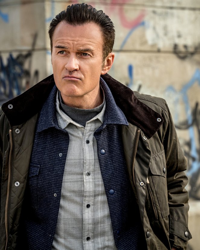 FBI: Most Wanted - Season 2 - One-Zero - Photos - Julian McMahon