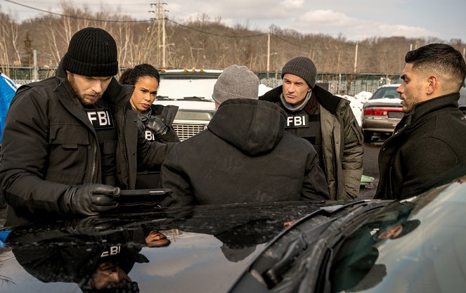 FBI: Most Wanted - Eltűnve - Filmfotók - Kellan Lutz, Roxy Sternberg, Julian McMahon, Miguel Gomez