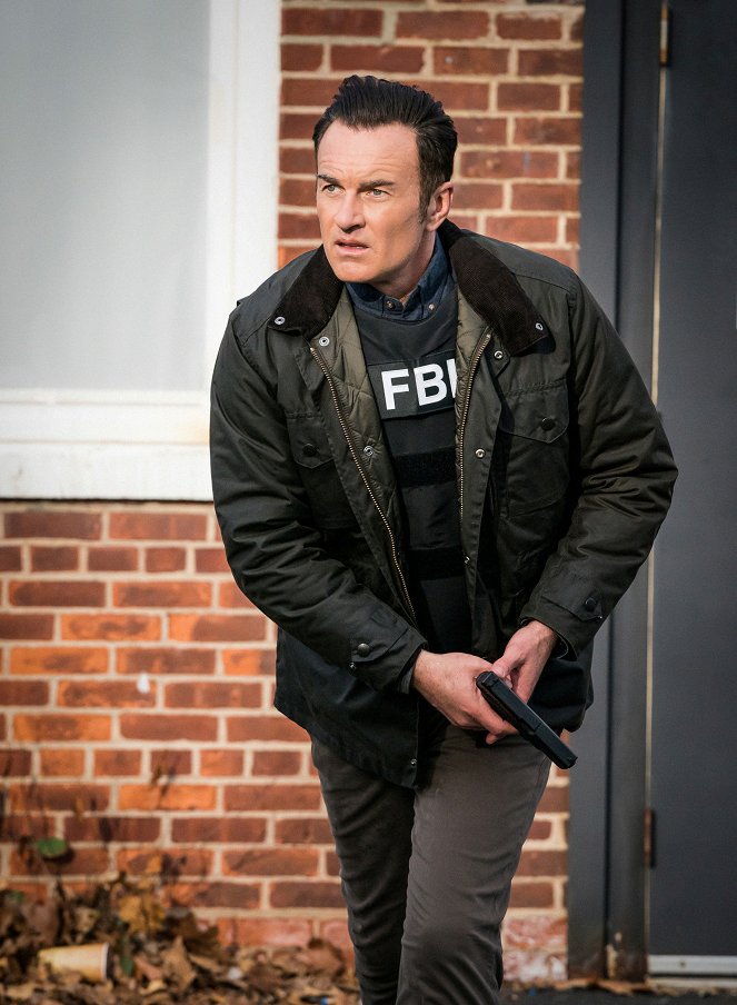 FBI: Most Wanted - Deconflict - Van film - Julian McMahon