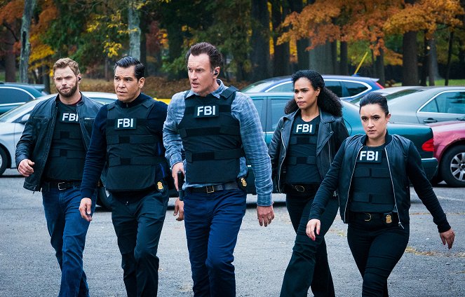 FBI: Most Wanted - Season 2 - Dühöngés - Filmfotók - Kellan Lutz, Julian McMahon, Nathaniel Arcand, Roxy Sternberg, Keisha Castle-Hughes
