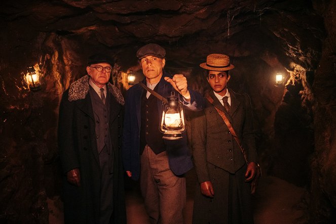 Doctor Who - Survivors of the Flux - Filmfotos - Kevin McNally, John Bishop, Mandip Gill