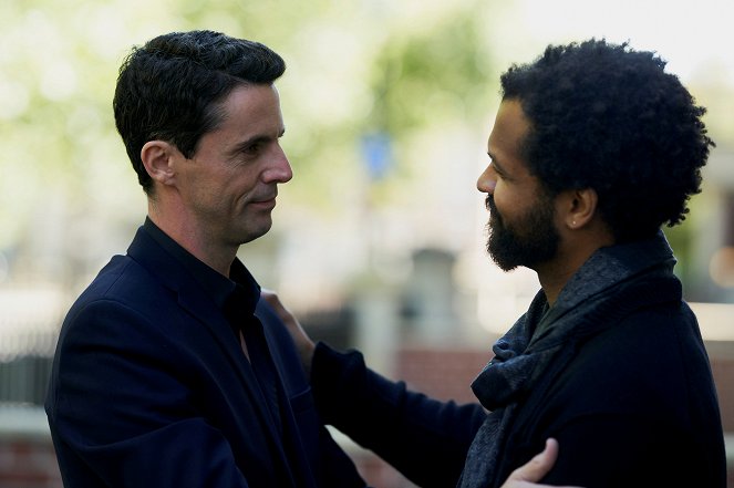 A Discovery of Witches - Season 3 - Episode 1 - Photos - Matthew Goode, Olivier Huband