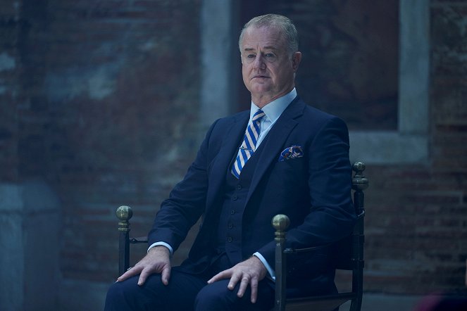 A Discovery of Witches - Season 3 - Episode 1 - Photos - Owen Teale