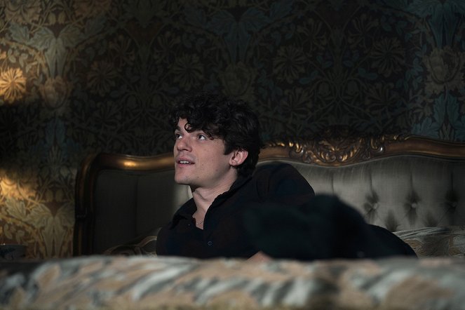 A Discovery of Witches - Episode 2 - Photos - Edward Bluemel