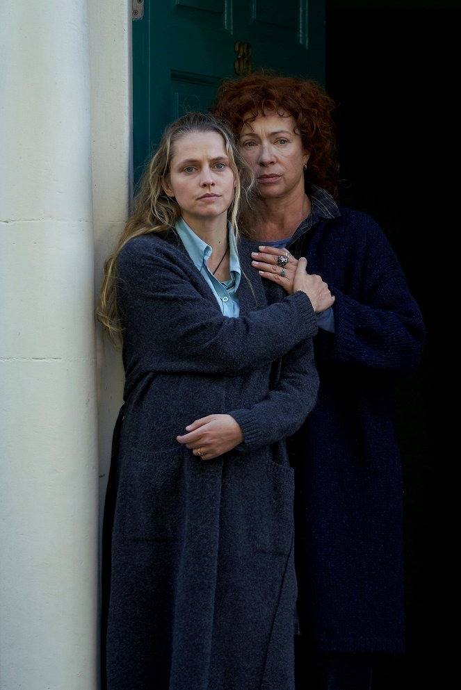 A Discovery of Witches - Blutiges Wiedersehen - Filmfotos - Teresa Palmer, Alex Kingston