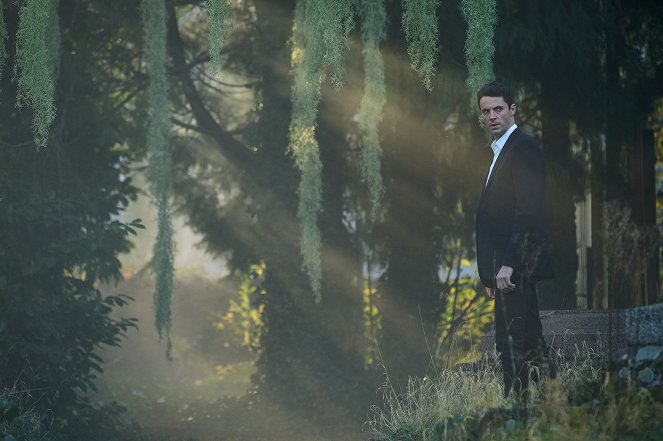 A Discovery of Witches - Season 3 - Reue - Filmfotos - Matthew Goode