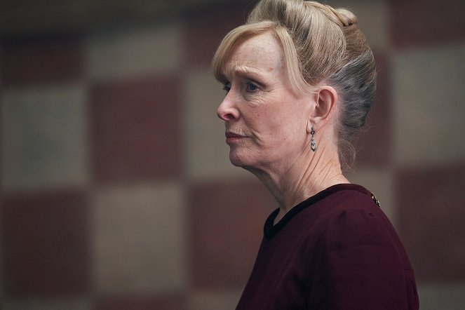 A Discovery of Witches - Season 3 - Episode 7 - Photos - Lindsay Duncan