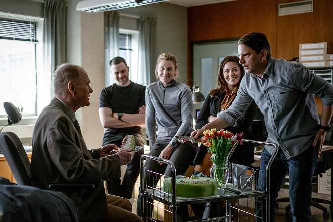 Stíny nad Stockholmem - Ett nytt liv - Z filmu - Peter Haber, Martin Wallström, Anna Asp, Jennie Silfverhjelm