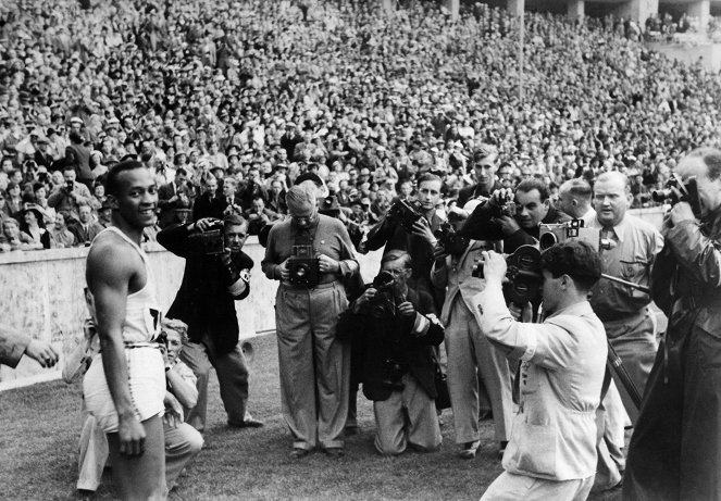 Hitler's Olympics - Photos - Jesse Owens