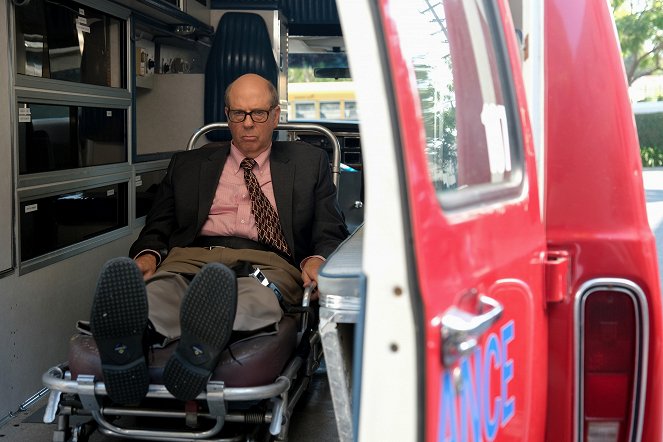 The Goldbergs - Season 9 - Hip Shaking and Booty-Quaking - Photos - Stephen Tobolowsky