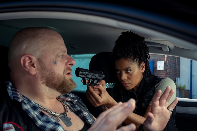Blutige Anfänger - Season 3 - Cop-Killer - Z filmu - Jane Chirwa