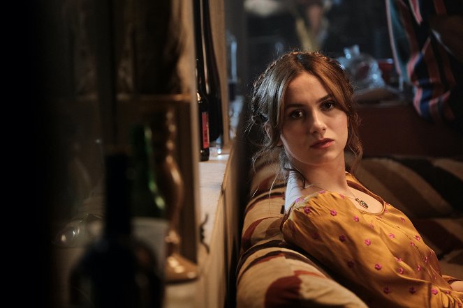 Euphoria - Season 2 - Trying to Get to Heaven Before They Close the Door - Photos - Maude Apatow