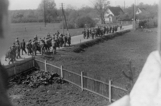 Les Marches de la mort : Printemps 1944-printemps 1945 - Van film
