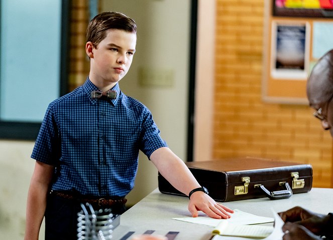 Young Sheldon - Season 5 - An Introduction to Engineering and a Glob of Hair Gel - Photos - Iain Armitage