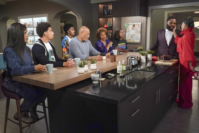 Black-ish - That's What Friends Are For - De la película - Katlyn Nichol, Marcus Scribner, Miles Brown, Laurence Fishburne, Jenifer Lewis, Marsai Martin, Anthony Anderson