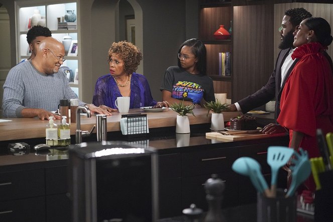 Black-ish - Season 8 - That's What Friends Are For - Filmfotos - Laurence Fishburne, Jenifer Lewis, Marsai Martin, Anthony Anderson, Tracee Ellis Ross