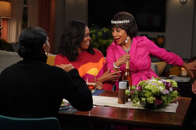 Black-ish - Season 8 - That's What Friends Are For - Photos - Michelle Obama, Jenifer Lewis