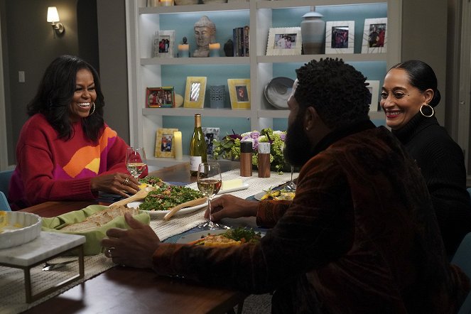 Black-ish - Season 8 - That's What Friends Are For - Filmfotos - Michelle Obama, Tracee Ellis Ross