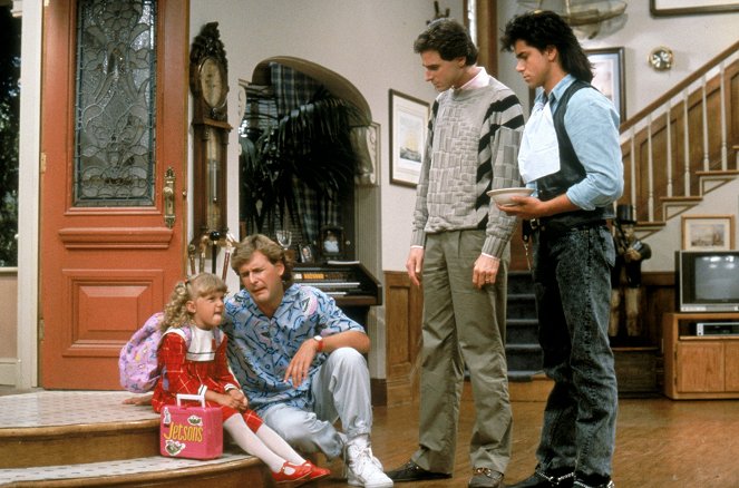 Full House - Season 1 - The First Day of School - Photos - Jodie Sweetin, Dave Coulier, Bob Saget, John Stamos