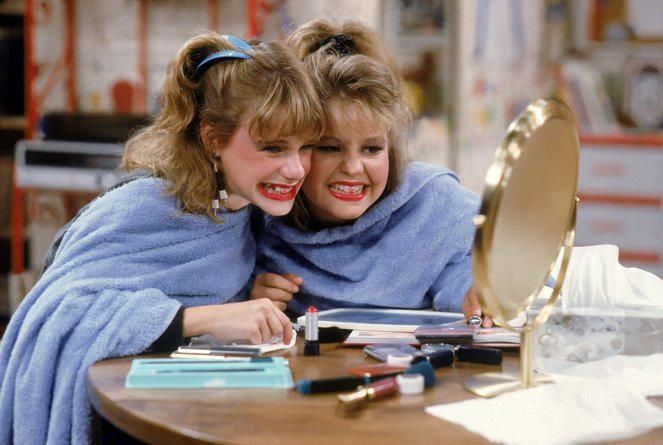 Full House - Teenager-Probleme - Filmfotos - Andrea Barber, Candace Cameron Bure