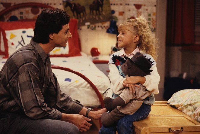 Full House - Season 3 - And They Call It Puppy Love - Photos - Bob Saget, Jodie Sweetin