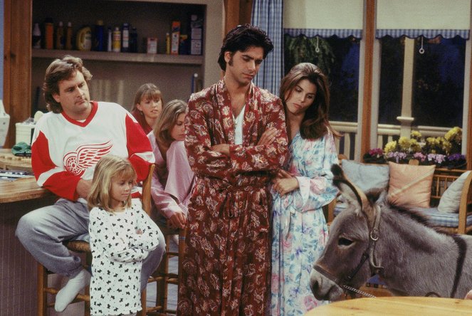 Full House - You Pet It, You Bought It - Photos - Dave Coulier, Jodie Sweetin, John Stamos, Lori Loughlin