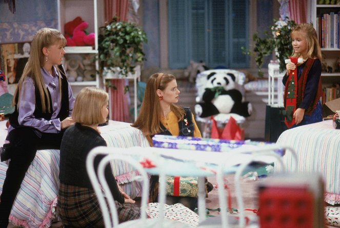 Full House - Season 8 - Besonderer Weihnachtsmann - Filmfotos - Jodie Sweetin, Andrea Barber