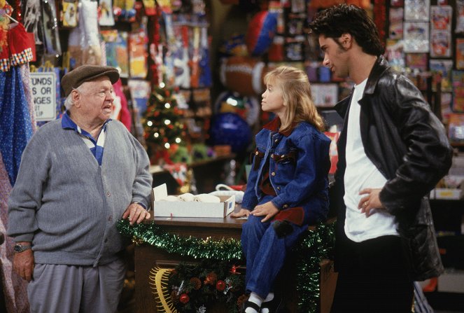 Full House - Season 8 - Besonderer Weihnachtsmann - Filmfotos - Mickey Rooney, John Stamos