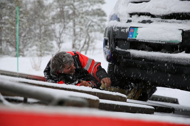 Ice Road Rescue: Highway Havoc! - Photos