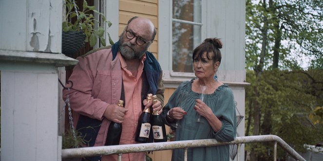 Kämppikset - Päätöntä menoa - De la película - Pertti Sveholm, Sinikka Sokka
