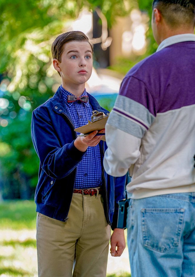 Young Sheldon - The Grand Chancellor and a Den of Sin - Photos - Iain Armitage