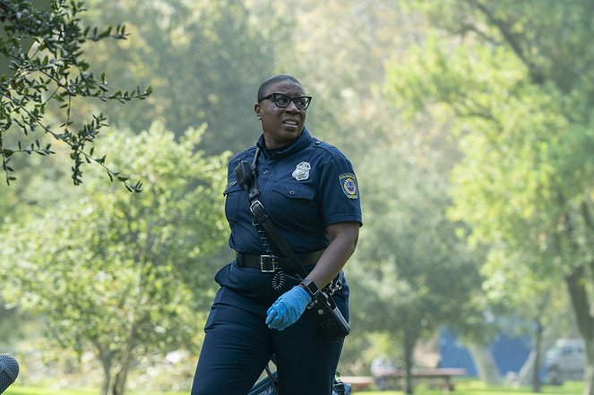911 L.A. - Season 5 - Csoportnyomás - Forgatási fotók - Aisha Hinds
